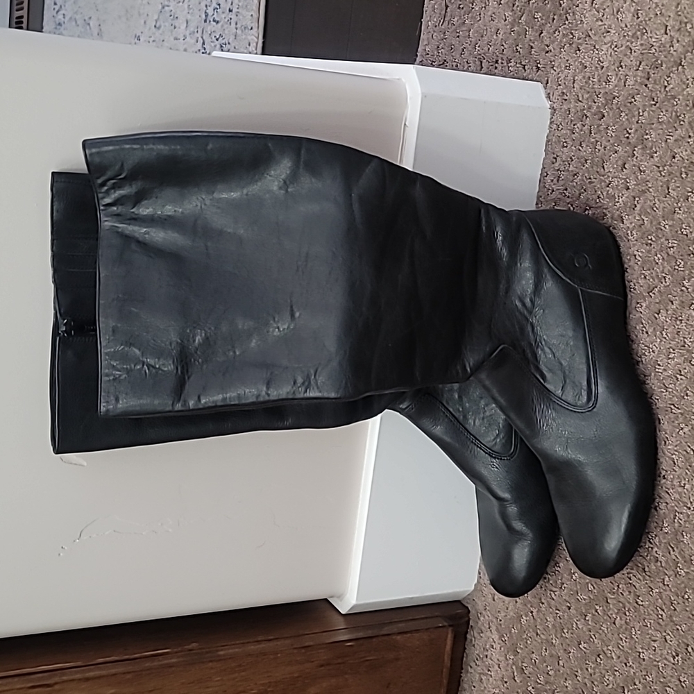 Black leather Born boots size 9